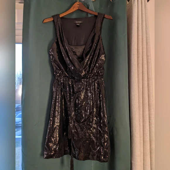 white house black market gold sequin dress White House Black Market Sleeveless Golden & Silver Sequin Shift Dress size M